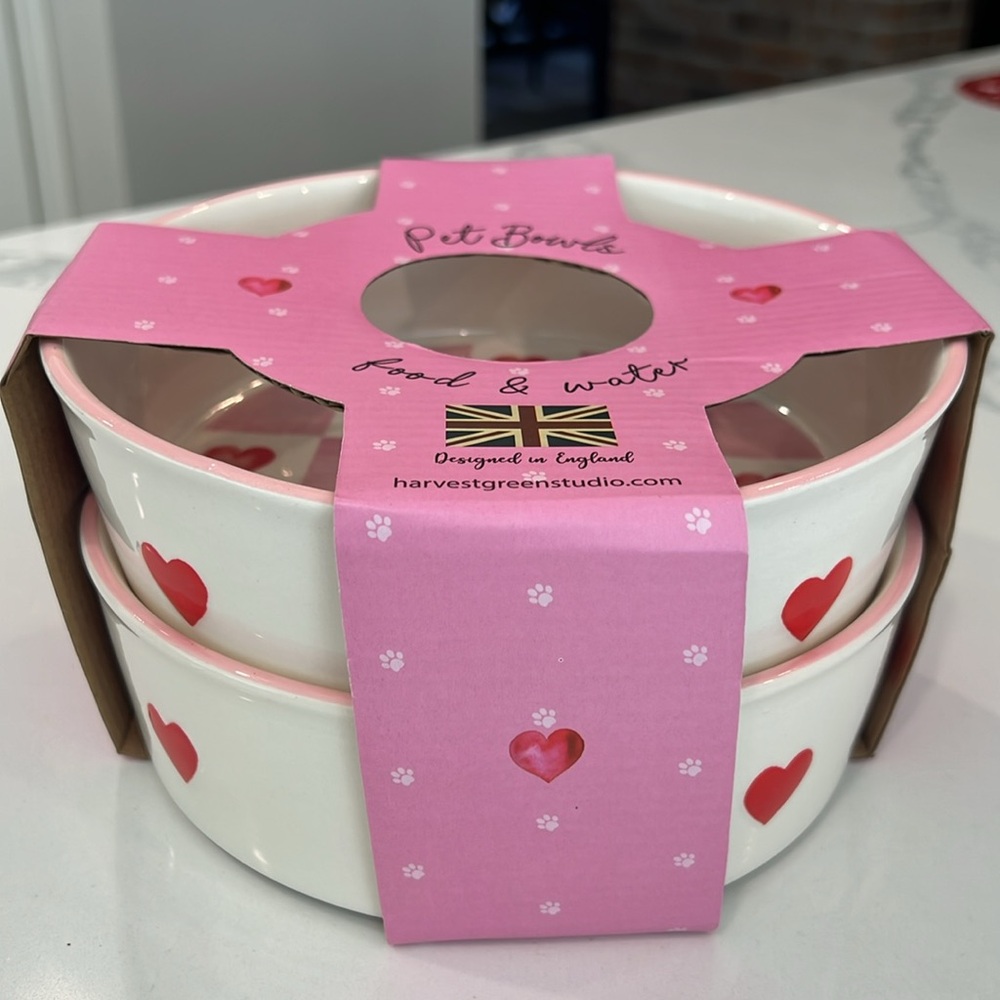 ❤️🐾Cute.Pet Bowls Set of Two.